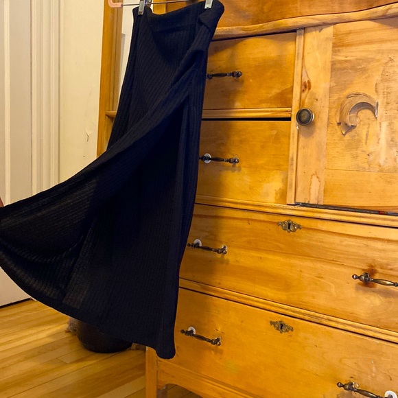 Skirt - Picture 2 of 2